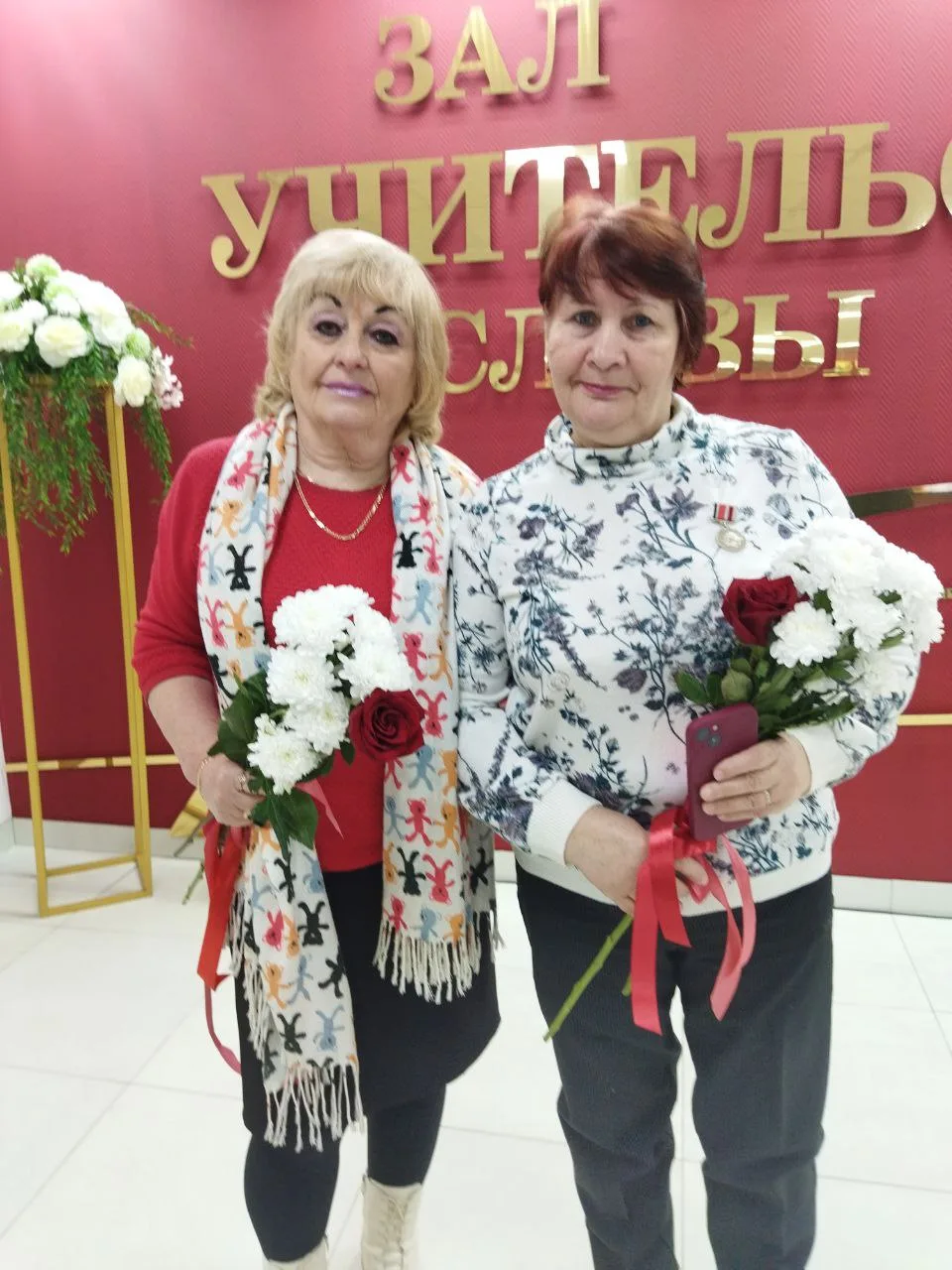 4 февраля в ИРО Кировской области открылась стендовая выставка "Учителя героев". Один стенд посвящён