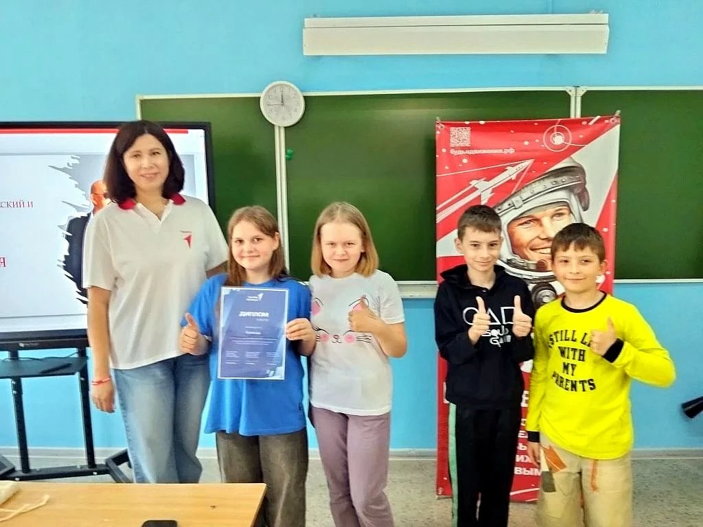 «Вызов Первых» принят: наши маленькие активисты показали силу и ловкость! 
На площадке ГТО в поселке