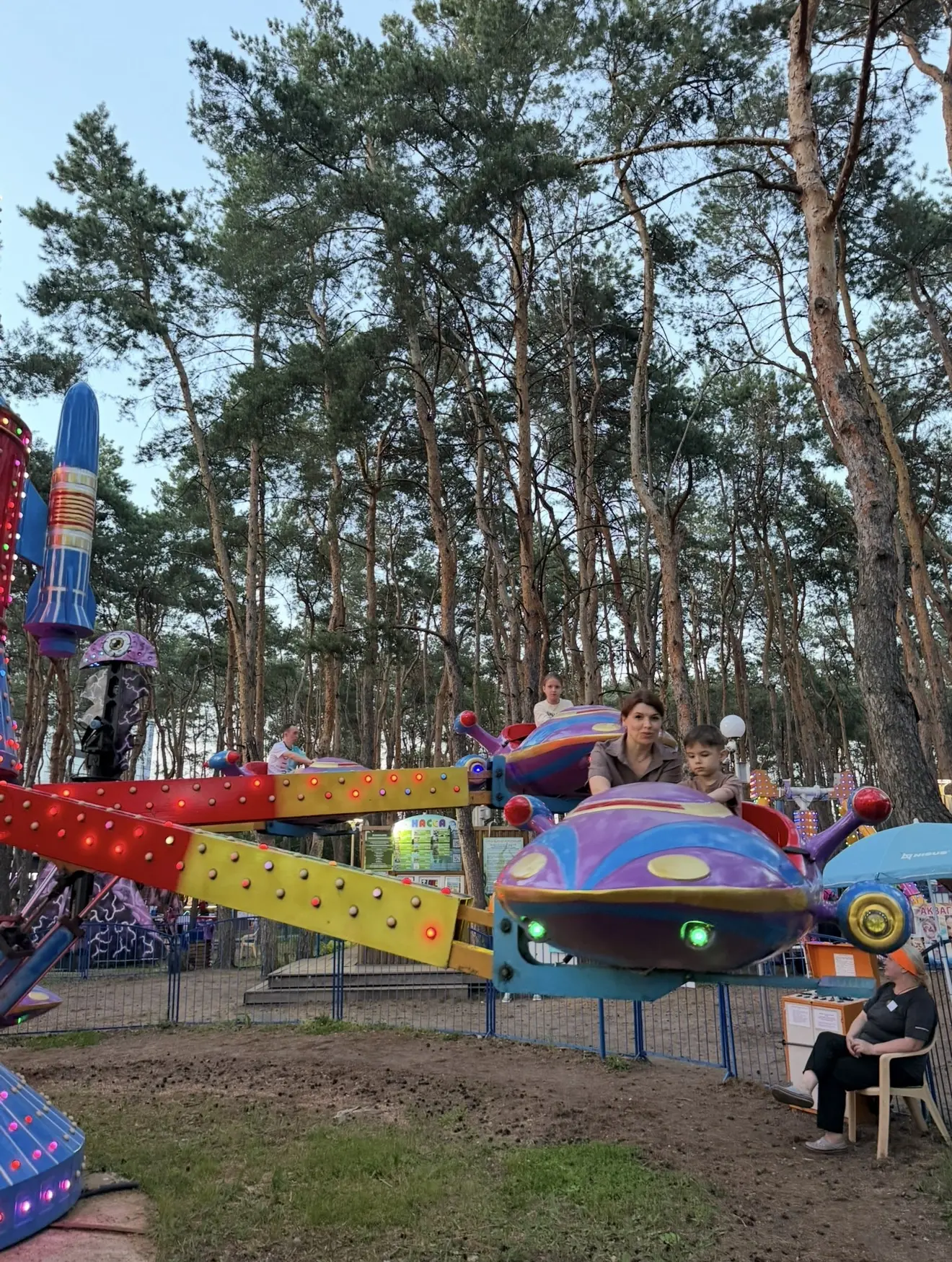 Детвору вывели на развлечения, да и я детство вспомнила 😀 . Иногда с мамой приезжала в...