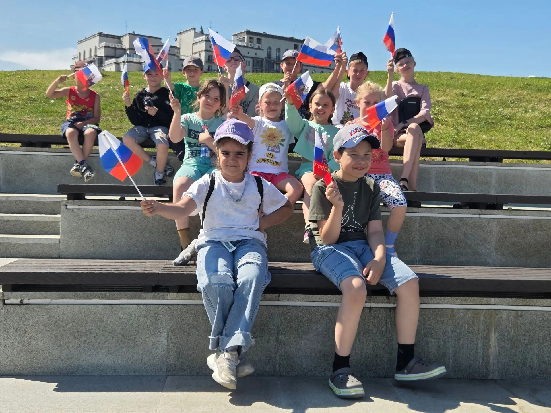 Фото-флешмоб «Я, ты, он, она – вместе целая страна» #Росдетцентр#НавигаторыДетства#ДвижениеПервых#Ри