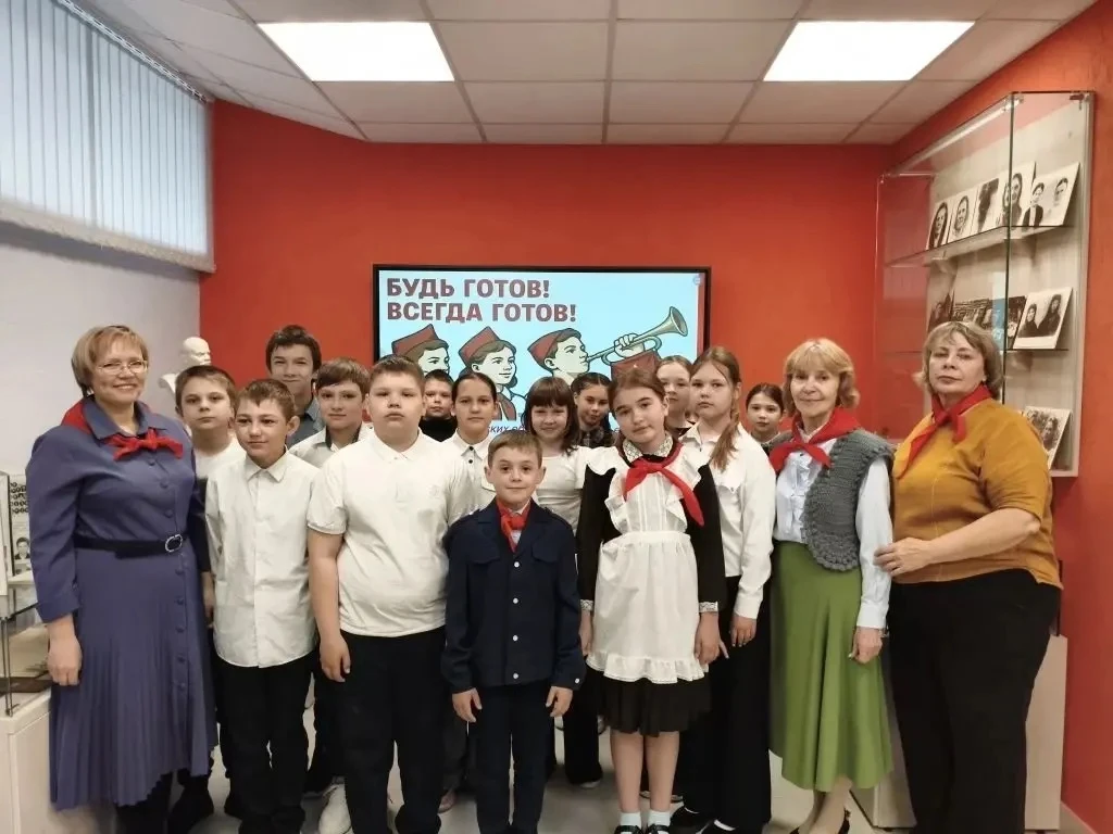 КЛИЧ ПИОНЕРОВ - ВСЕГДА БУДЬ ГОТОВ!                                                     ...