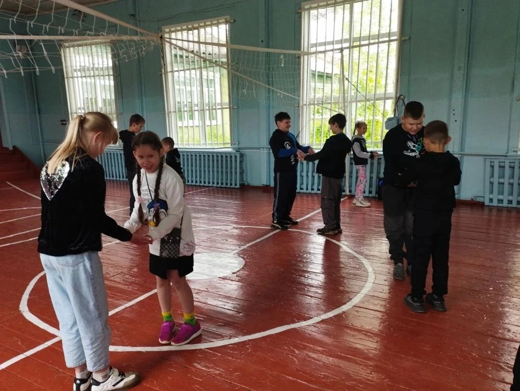 Новый день — новые приключения в ЛДП «Орлята России»! 
Начало дня было положено бодрой зарядкой для 