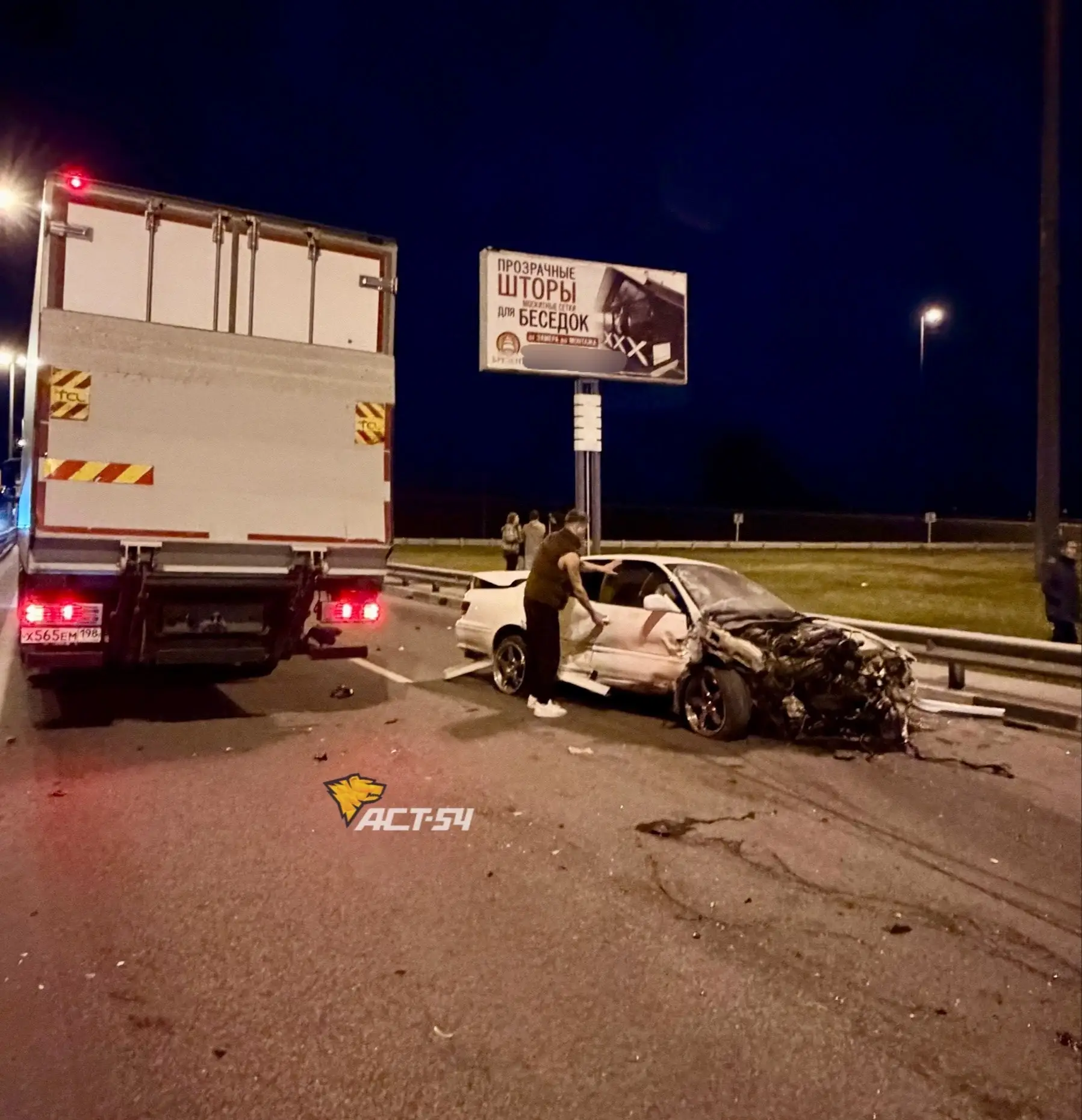 На Советском шоссе водитель седана Toyota Mark потерял контроль над автомобилем и на бо...