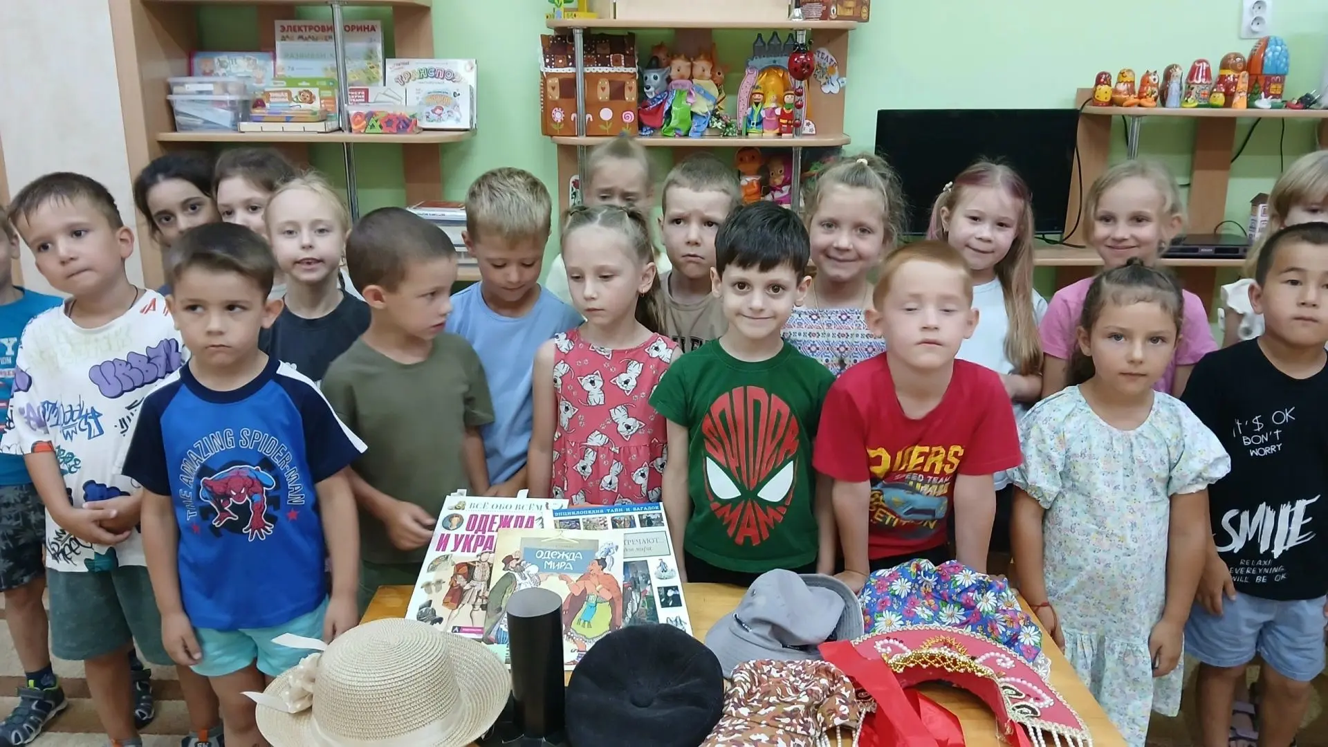 Шляпный вернисаж 
 
А вы знаете, что в Средние века шляпа служила социальным кодом? 💯По ней можно б