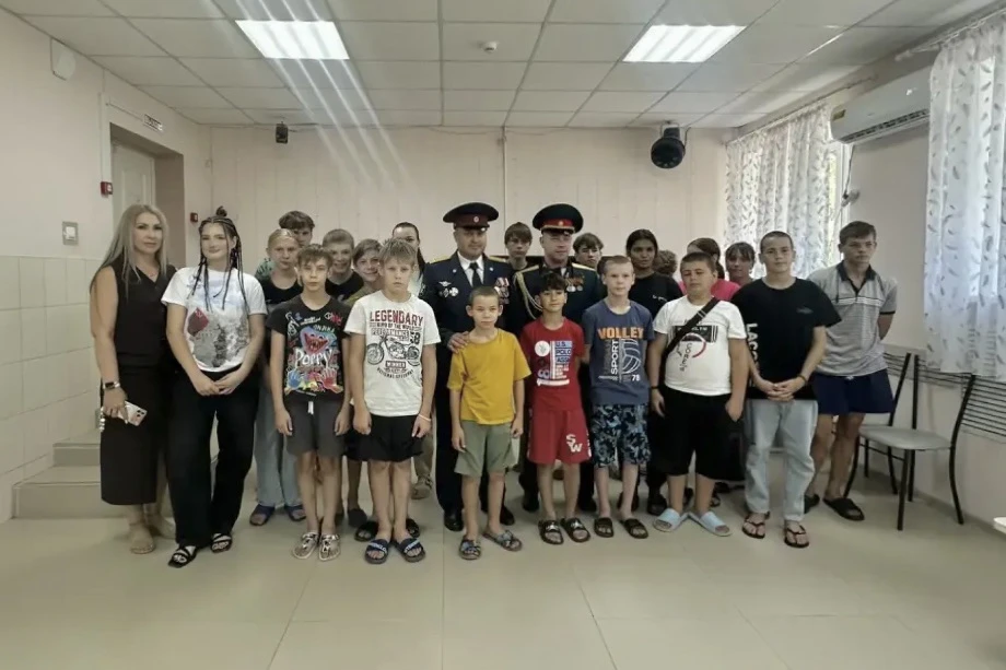 ❗️Патриотический диалог в детском доме: сотрудник ИК-3 принял участие в Уроке мужества