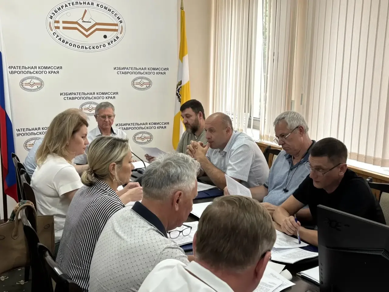 Крайизбирком утвердил формы избирательных бюллетеней на выборах в Думу Ставропольского края
 
Состоя