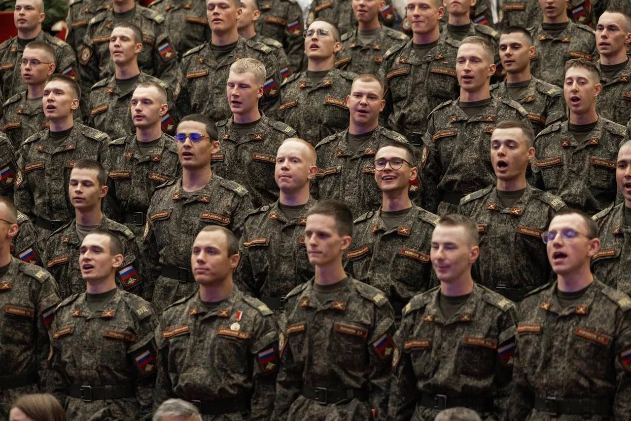 Вчера прошёл торжественный выпуск 142 студентов, прошедших военную подготовку в Военном...