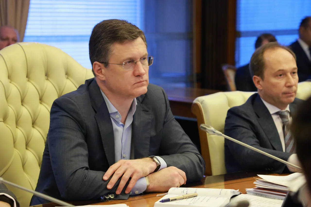 Александр Новак провел совещание по ситуации на топливном рынке