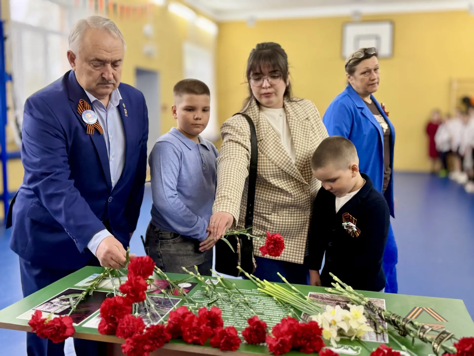В Горетовской школе открыли «Парту героя» в память о выпускнике, погибшем в зоне СВО  В Горетовской 