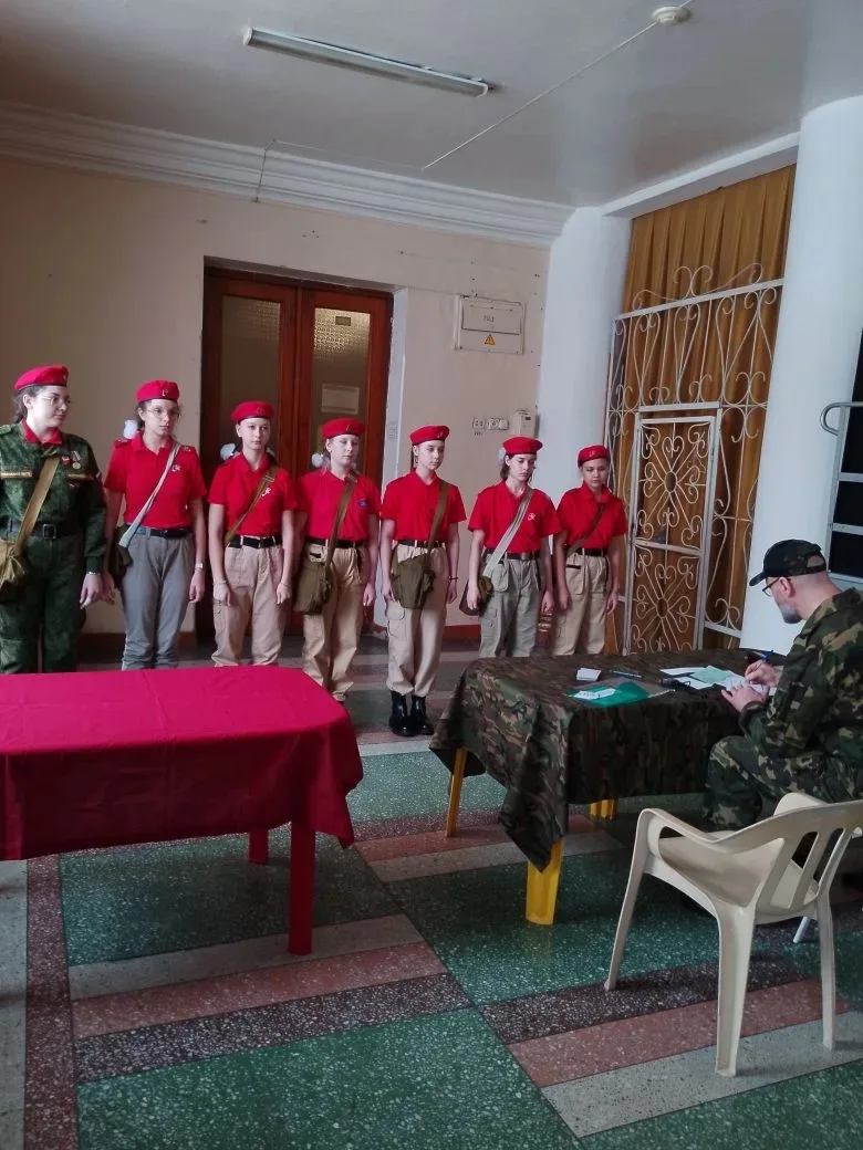 Поздравляем наших девчонок! 5 место среди 16 команд в  городском конкурсе Девушки в погонах. Молодцы