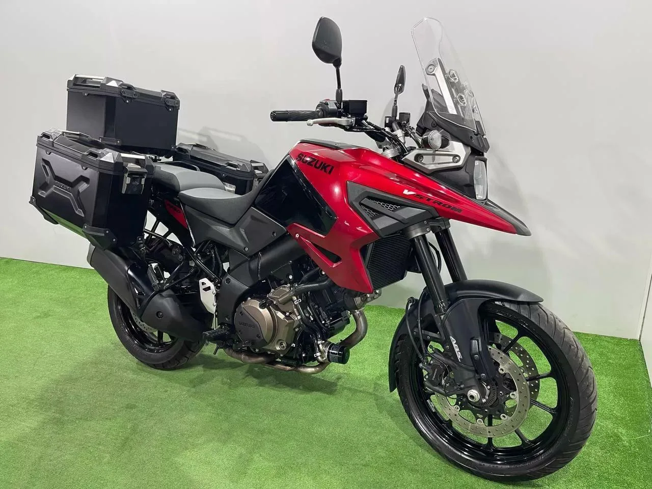 SUZUKI V-STROM1050
в наличии во Владивостоке

Характеристики:
- 2021 год
- объем 1049 см3
- Аукцион 