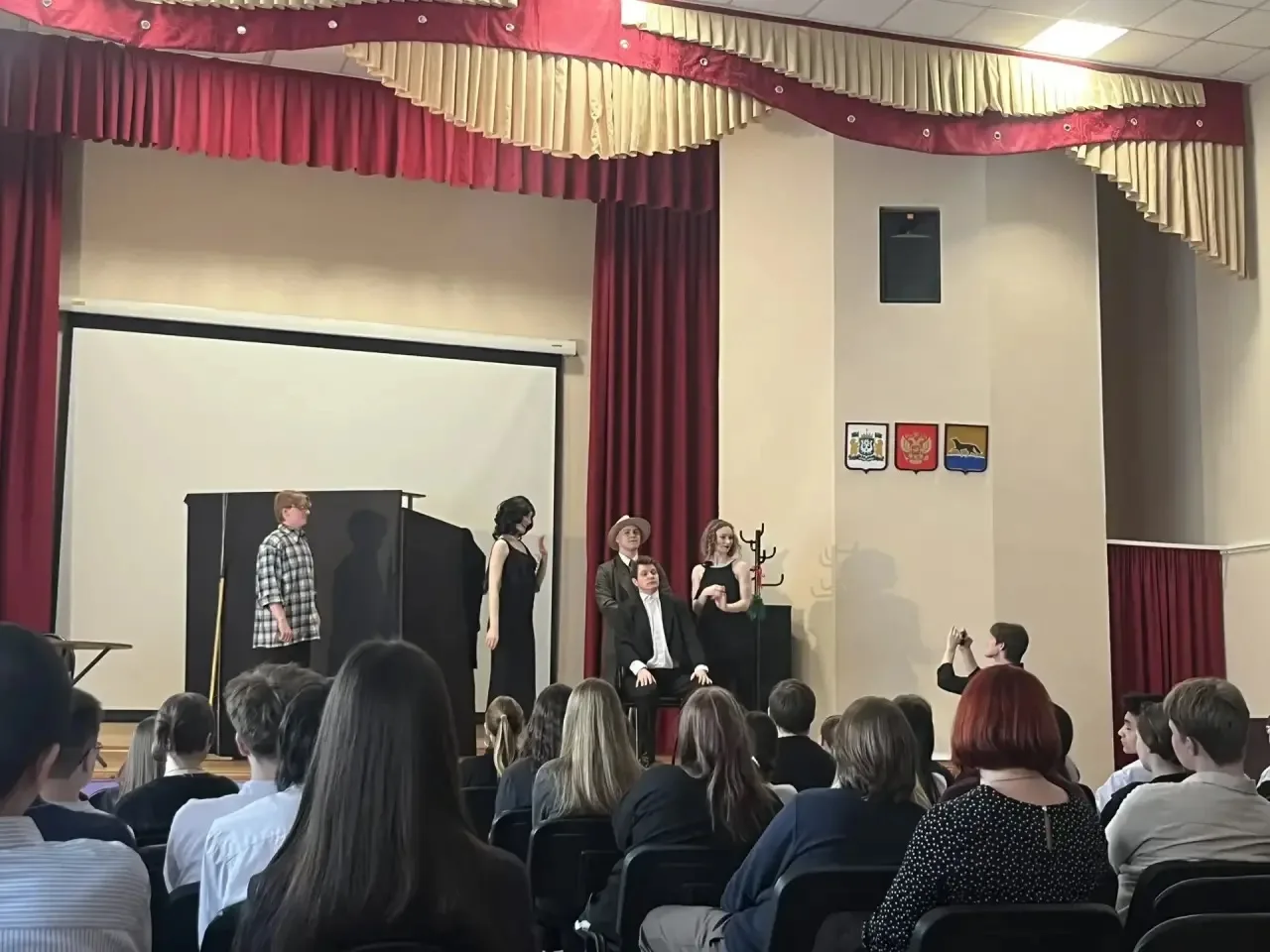 Сегодня, 13 февраля 2026 года,  у нас в гостях побывал 🎭Сургутский музыкально‑драматический театр. Э