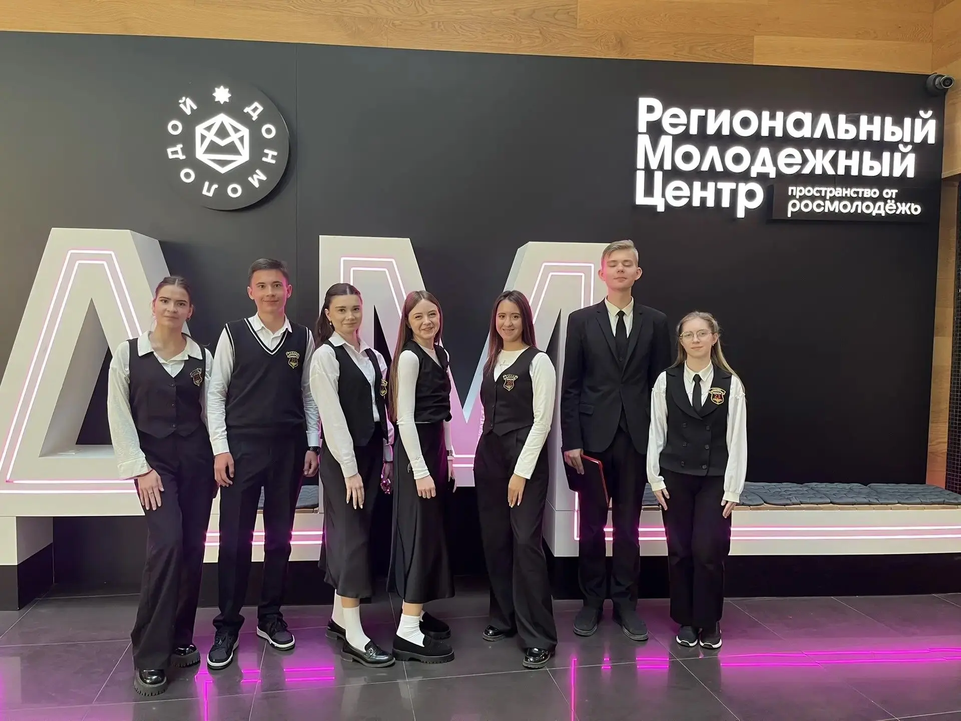 📅 Итоговый демо-день «Школы первых» Вчера, 28 апреля, прошёл итоговый демо-день шестого сезона интен