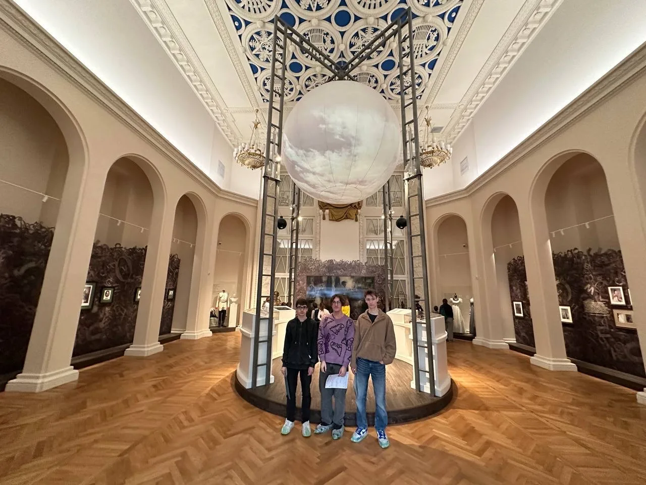 Москва культурно-историческая 🏛️  Ученики 11 «Л» класса приняли участие в заключительном этапе олимп
