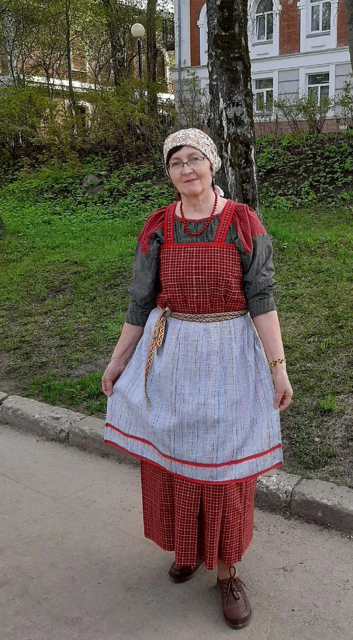 💐 Поздравляем с Днём рождения ветерана педагогического труда, учителя начальных классов — Королеву 