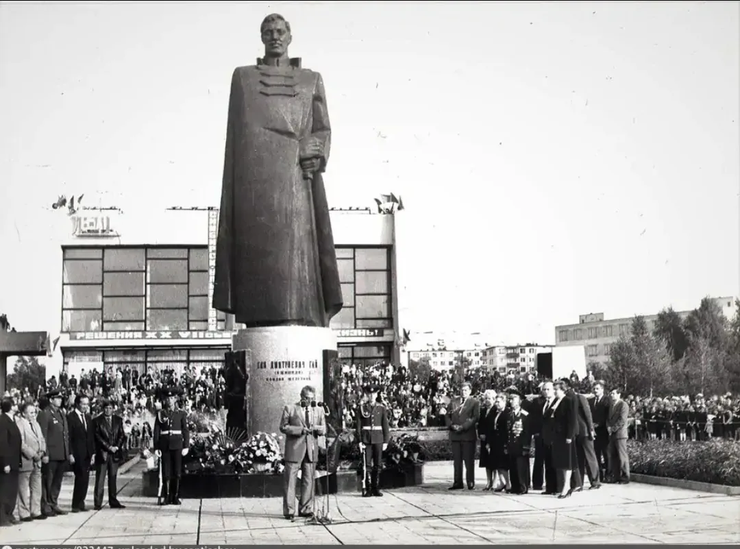 🗿 Открытие памятника Г.Д. Гаю, 1986