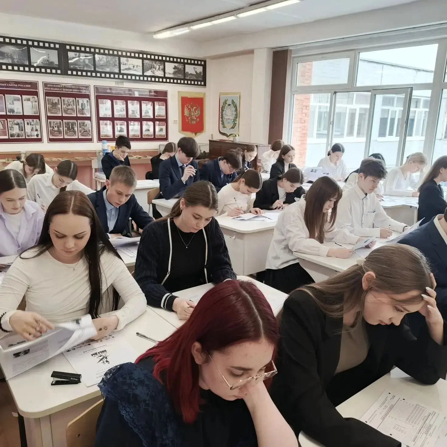 📜 Диктант Победы: 24 апреля наши старшеклассники приняли участие в Международной акции!  🇷🇺В этот де