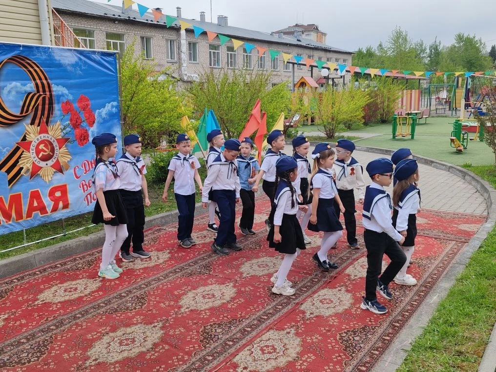 🕊️ В преддверии Дня Победы, 8 мая, в нашем детском саду прошел  замечательный концерт.
