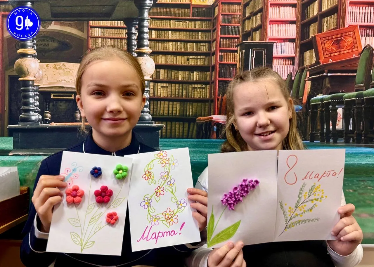 Волонтеры поздравляют! 🌷🌺  В рамках акции «Волонтеры поздравляют» в нашей школе прошла замечательная
