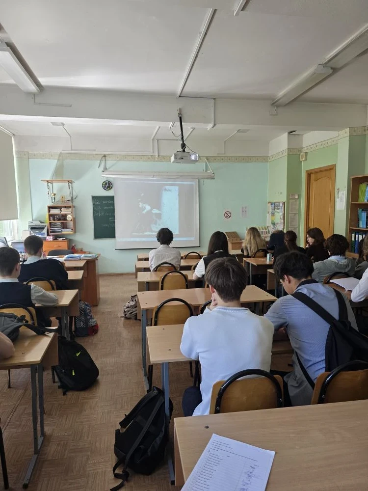 🎗 Накануне Дня Победы на второй площадке состоялся просмотр фильма «Живая память поколений». Меропри