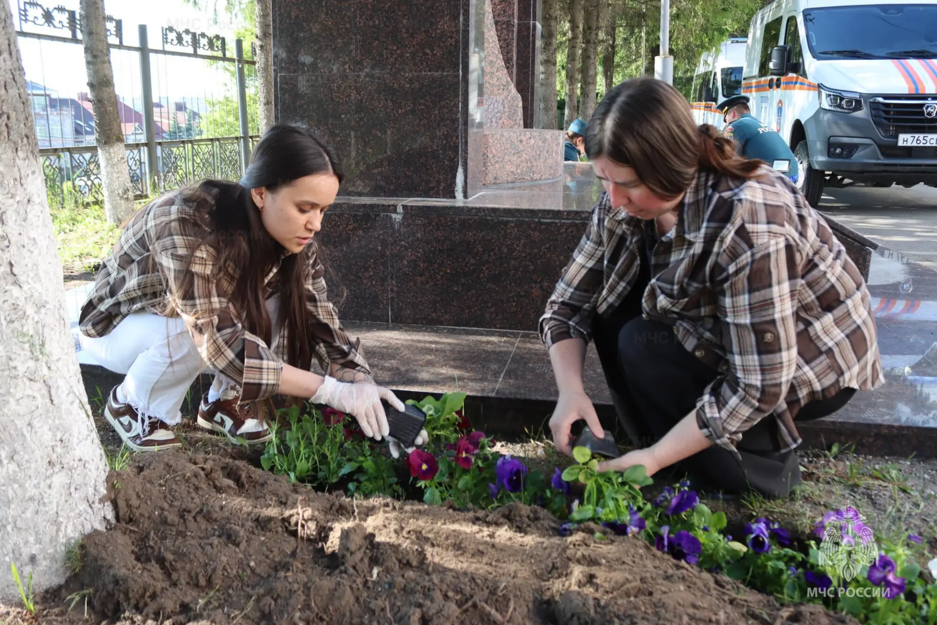 🌸«Цветы России»

Сотрудники Главного управления МЧС России по Чувашии присоединились к всероссийско
