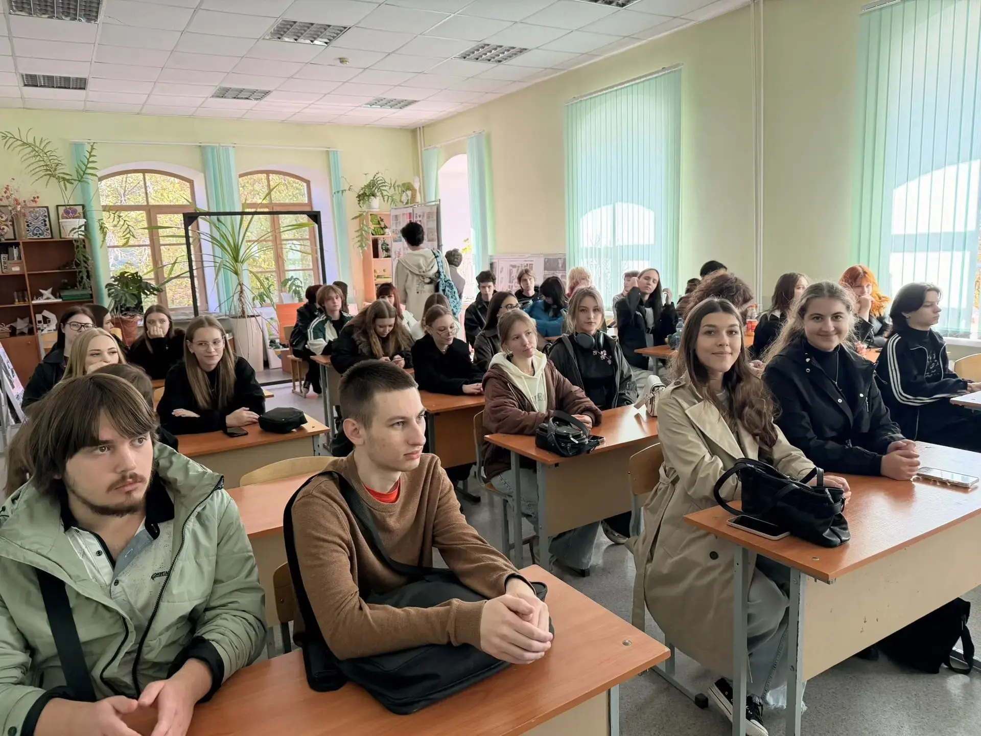 Будущие архитекторы и строители заглянули в будущее: экскурсия в ДальГАУ!