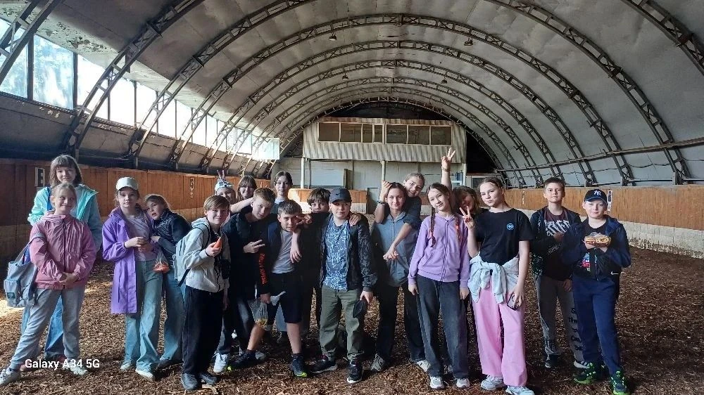 26.05.2026 ребята 5б и 5в класса посетили конный клуб "Аллюр", где ознакомились с прави...