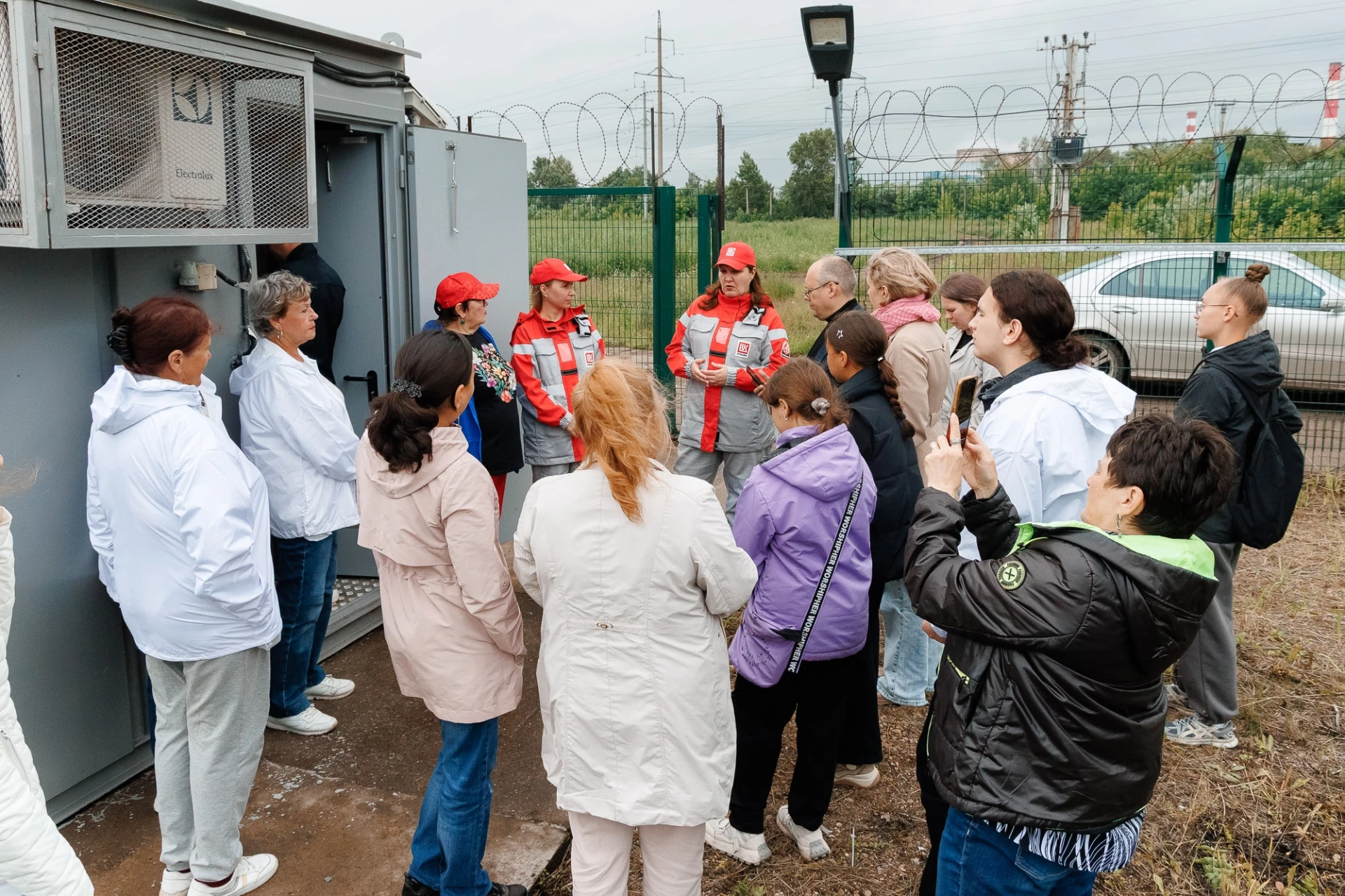 На улицу пока лучше не выходить. Совсем.