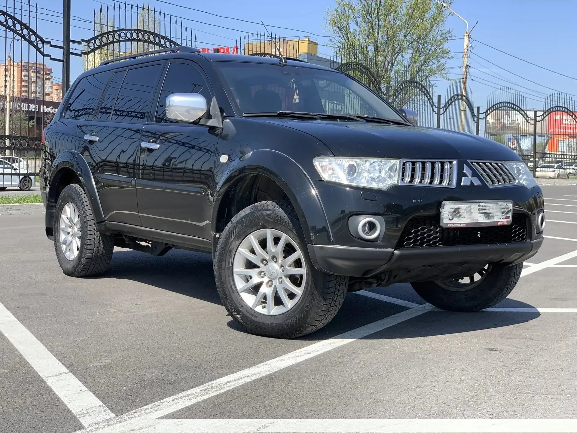 🚙 Mitsubishi Pajero Sport (2011)