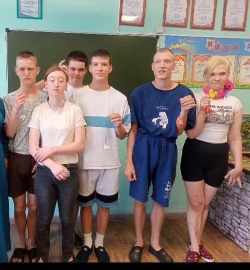 Летнее вдохновение.

Лето! Жаркое и яркое! Лето согрето солнцем и украшено цветами. Синие, белые, же
