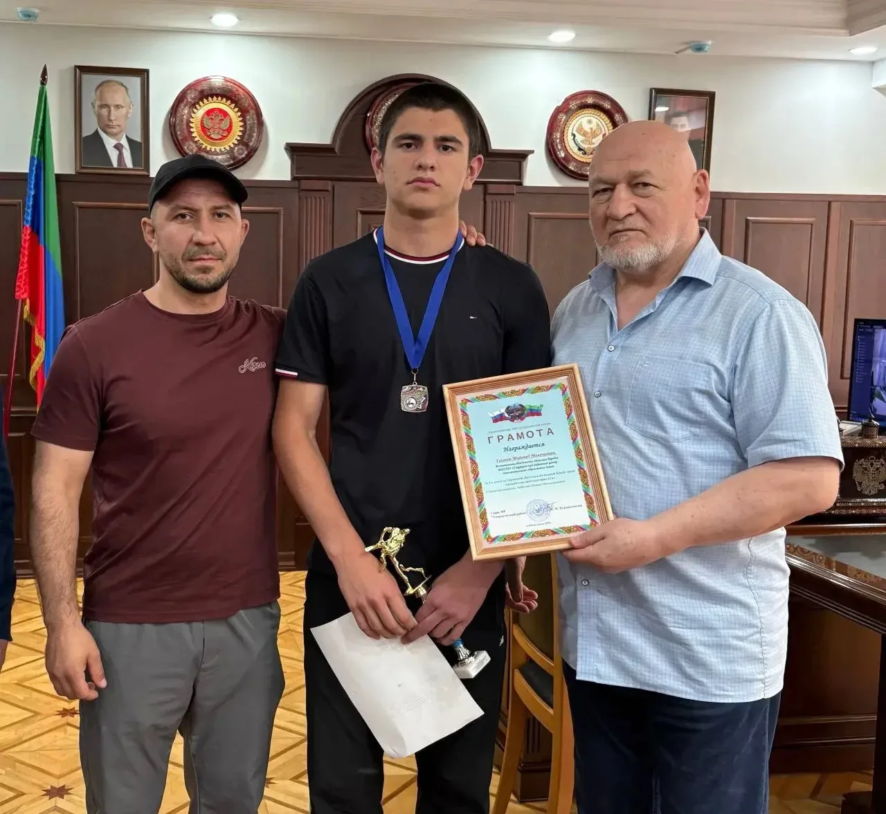 🥈2 МЕСТО НА ПЕРВЕНСТВЕ РЕСПУБЛИКИ ДАГЕСТАН ПО ВОЛЬНОЙ БОРЬБЕ🏆
👏🏻 Поздравляем Гасанова Магомеда! 