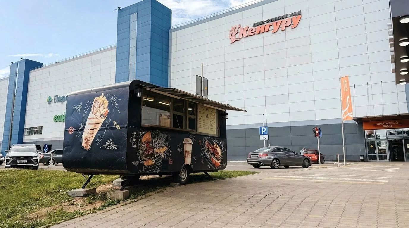 Новое открытие: Фудтрак "Шеф Жарит"

Новая бургерная на колёсах теперь у "Серебряного города" на Наб