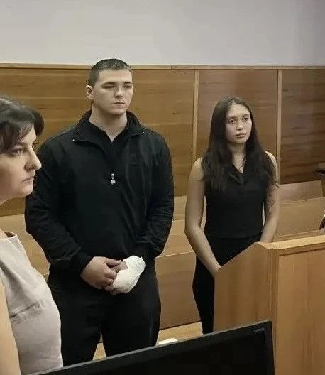 В Екатеринбурге вынесен приговор по делу о хищении у пожилой женщины 1,2 млн рублей
 
Верх-Исетский 