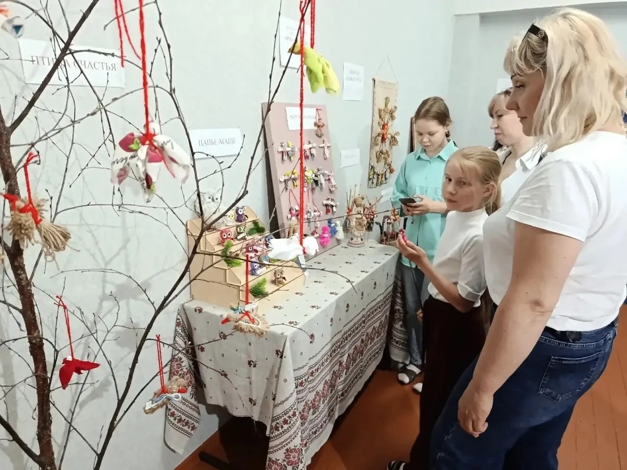 📌 В Центре внешкольной работы Троицко-Печорска юные таланты представили свои работы на отчётной выс