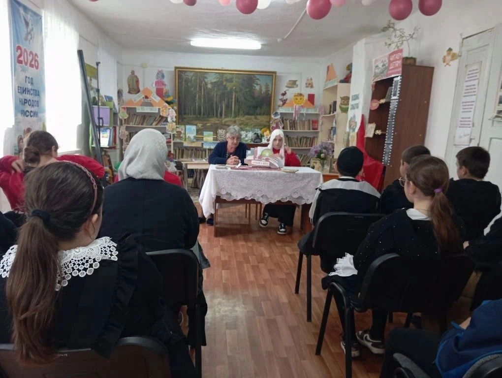 В рамках 17-й международной акции «Читаем детям о войне» в Крайновской сельской библиот...