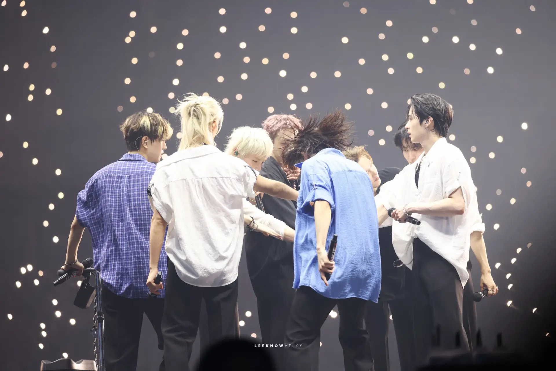 ▪️Stray Kids World Tour <RUN IT SEOUL>▪️

фото от фансайта Stray Kids❣️