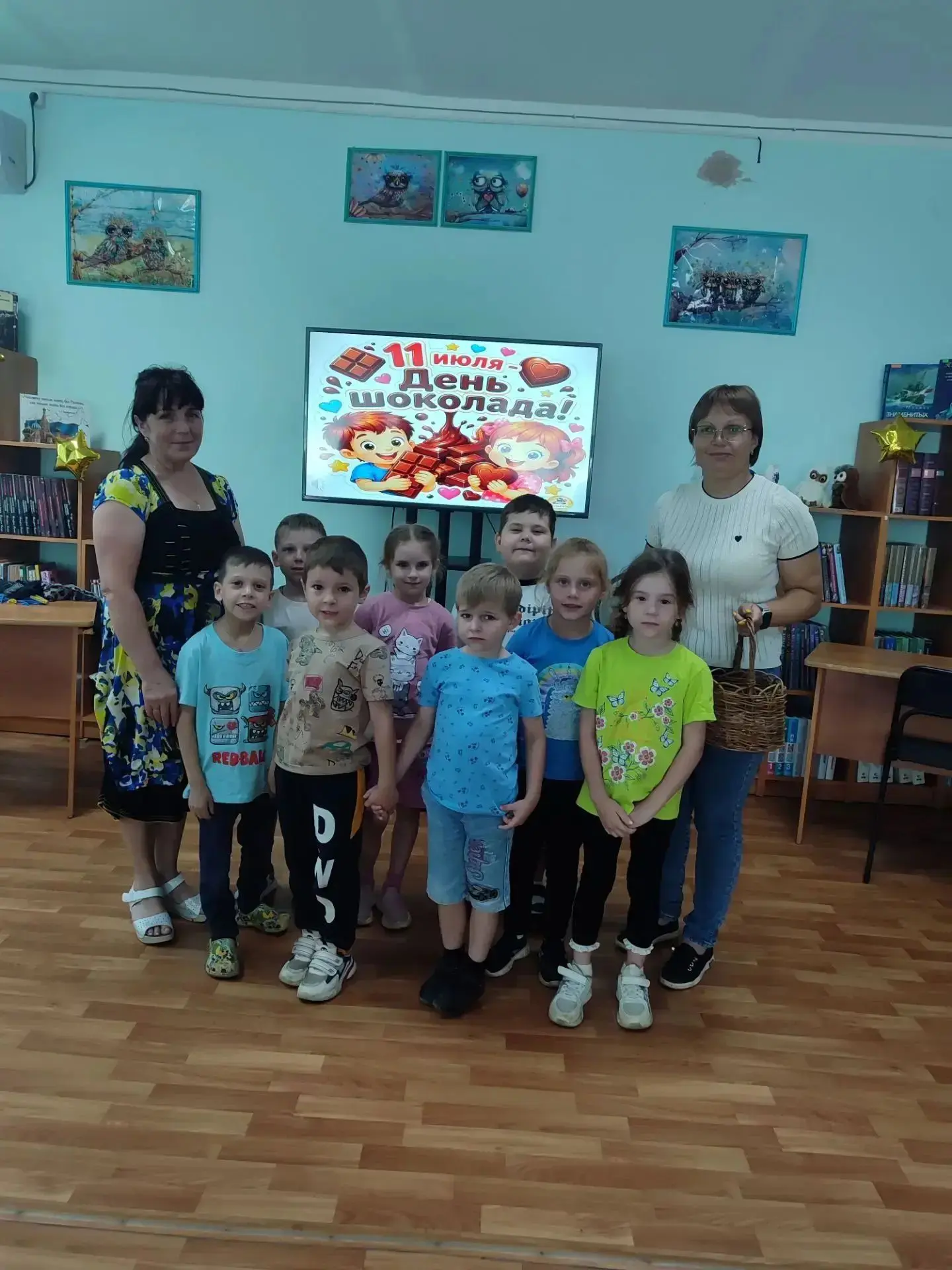 Сегодня ребята старшей и подготовительной группы приняли участие в празднике «День шоколада», которы