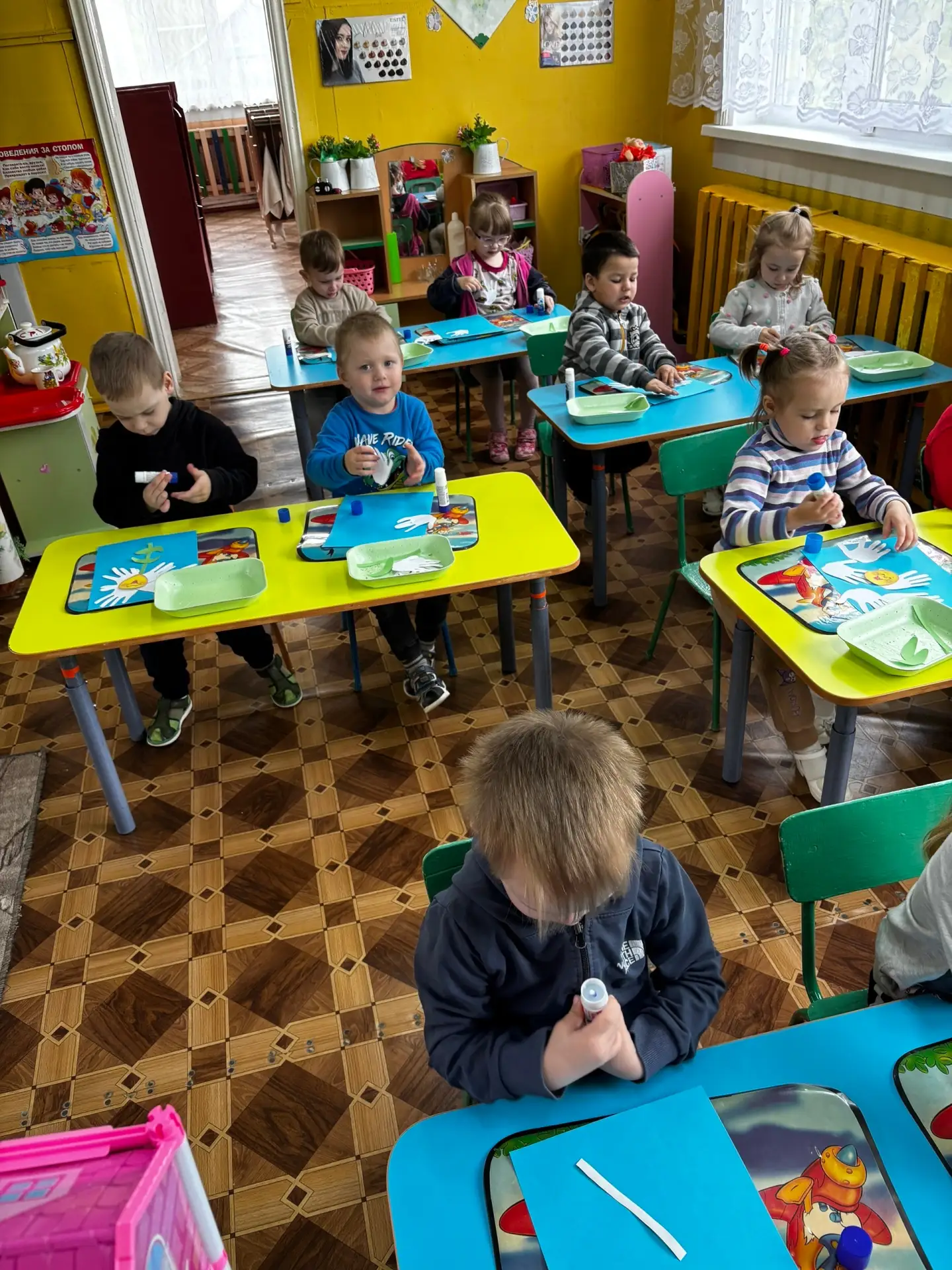 Что может быть теплее, роднее, ближе? 😍 Для ребёнка это, конечно, семья. ❤️ Семья — эт...