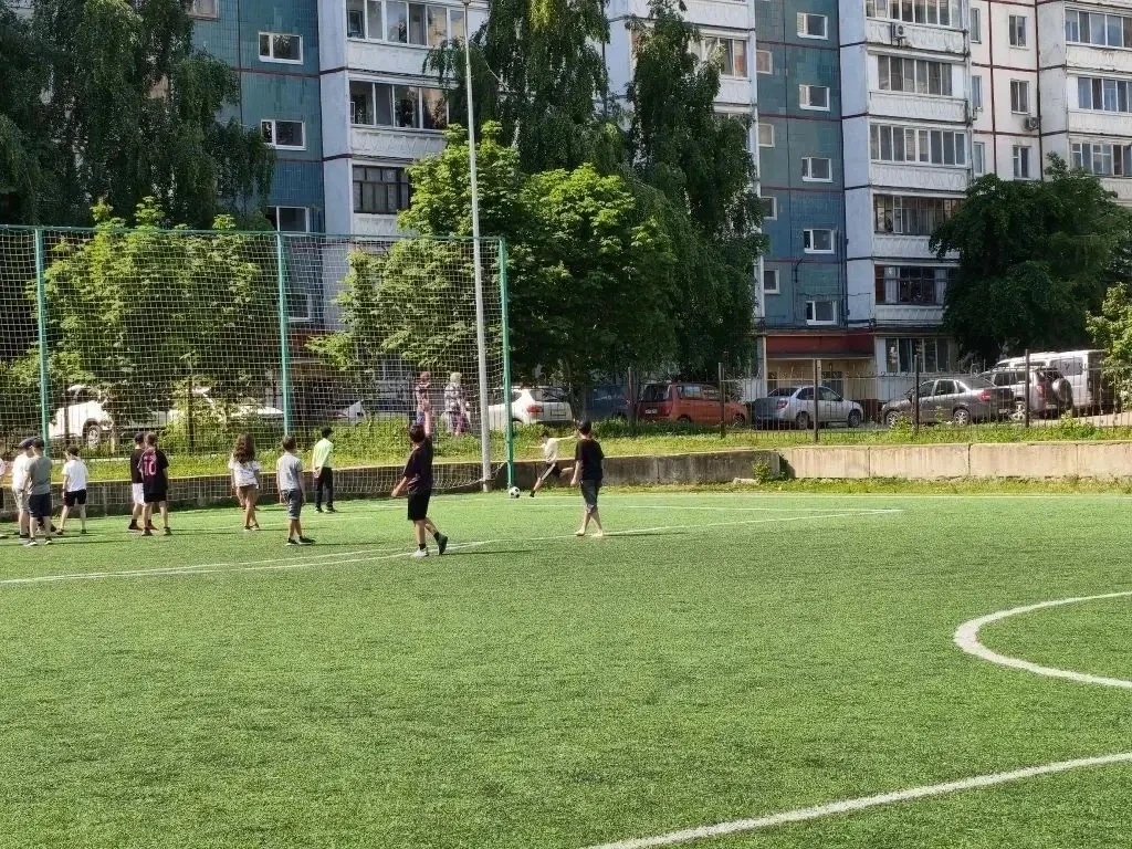 Новый день в ДОЛ "Солнышко" традиционно начался с зарядки, веселой и задорной, а после вкусного и по