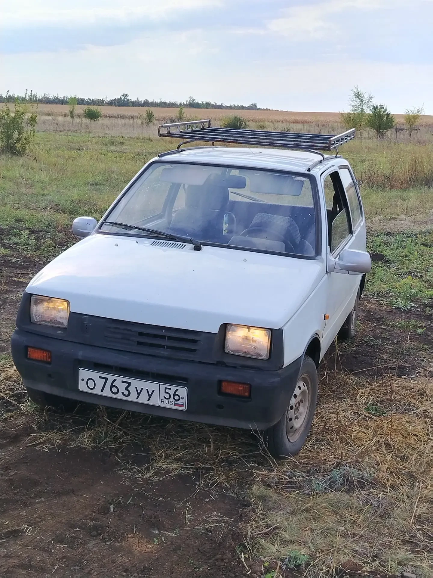 Продается автомобиль ОКА 2002 гола не гнилая не ржавая, пробег 55000км. 89818854377