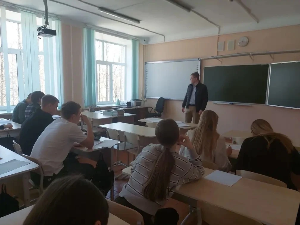 🇷🇺 ПРОФОРИЕНТАЦИЯ: НА СТРАЖЕ ГРАНИЦЫ! 🛡️  🗓️ 15 апреля для наших одиннадцатиклассников прошла важная