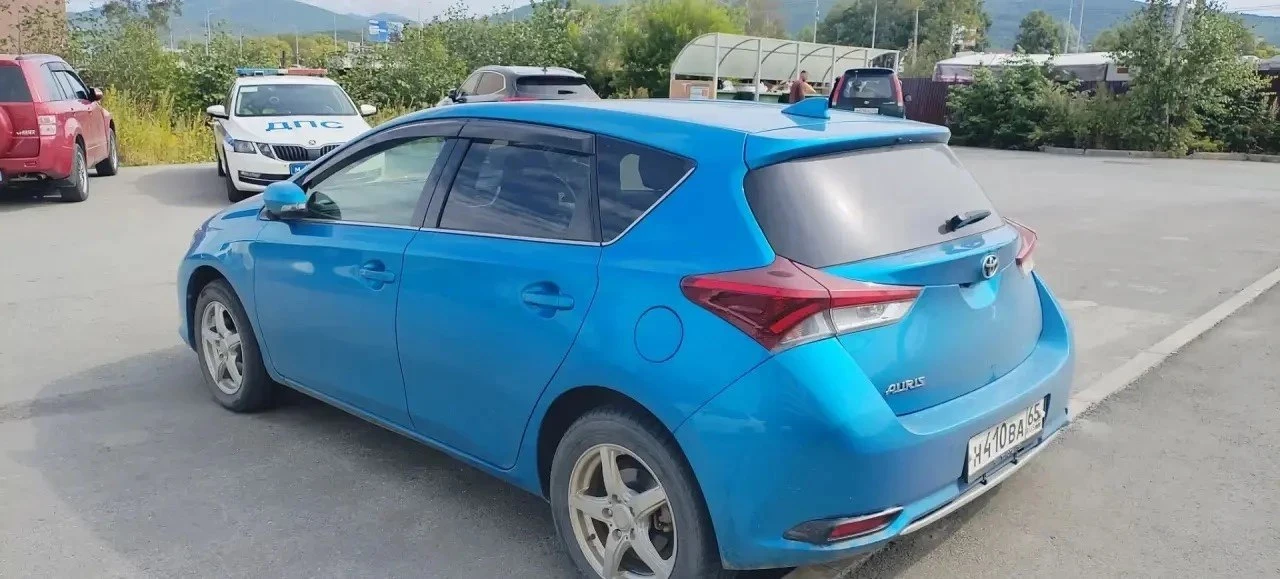 ❗ Кто-то мог это видеть: неизвестный врезался в Toyota Auris в Южно-Сахалинске и уехал