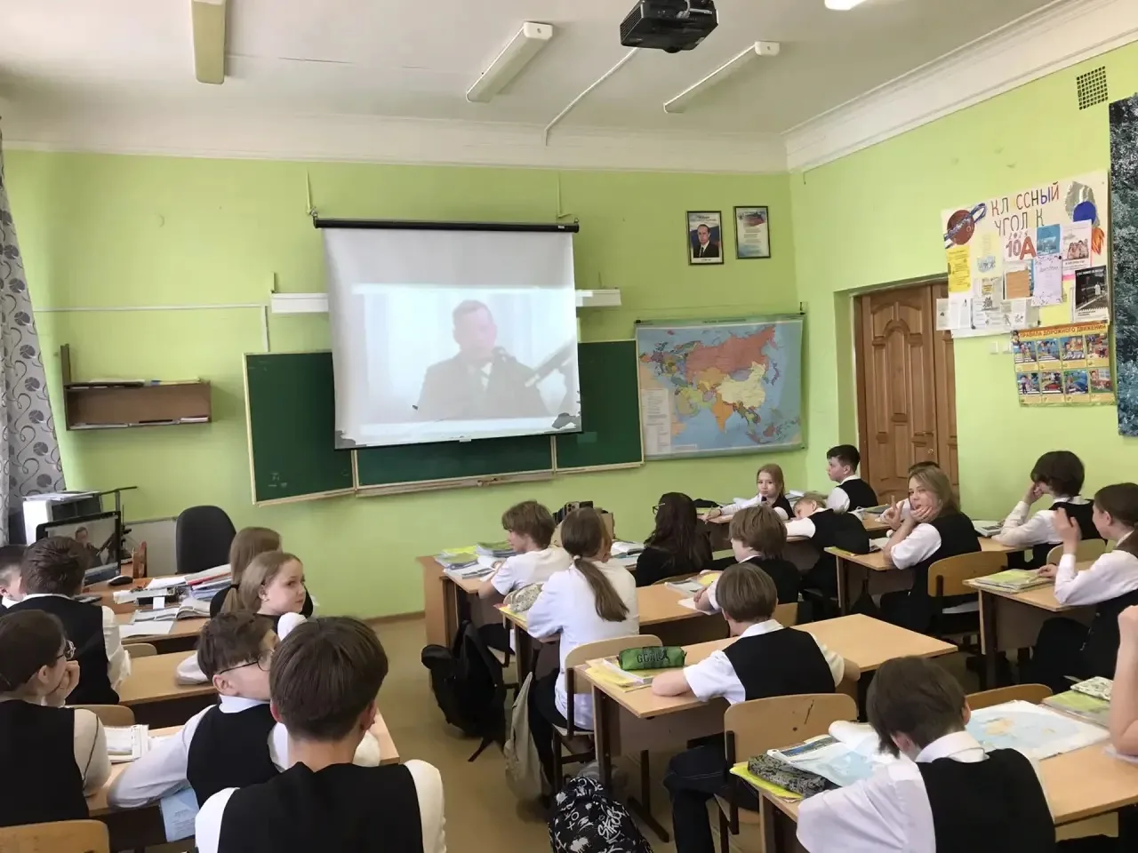 🎖️ Память поколений В честь 81-й годовщины Великой Победы ученики среднего звена нашей школы приняли