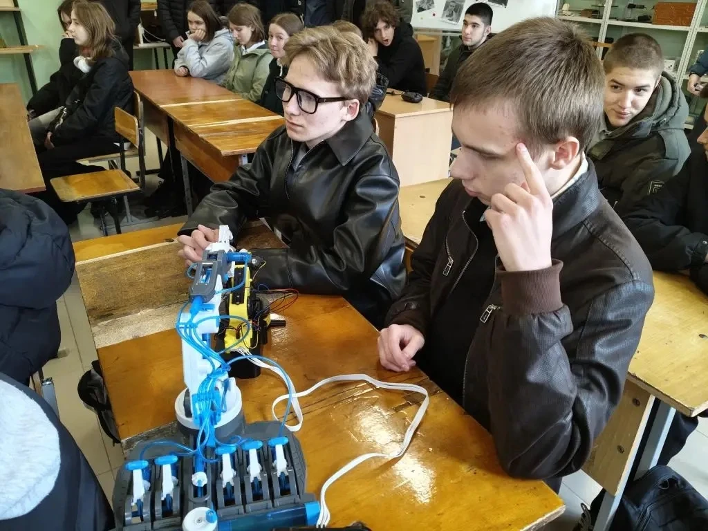 🔧 Сегодня ученики 9А класса побывали на дне открытых дверей в Белгородском политехническом колледже.