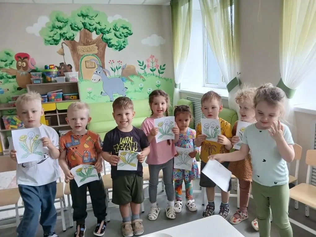 Тематический День одуванчика прошел в младшей группе. Ребята рассматривали иллюстрации,...