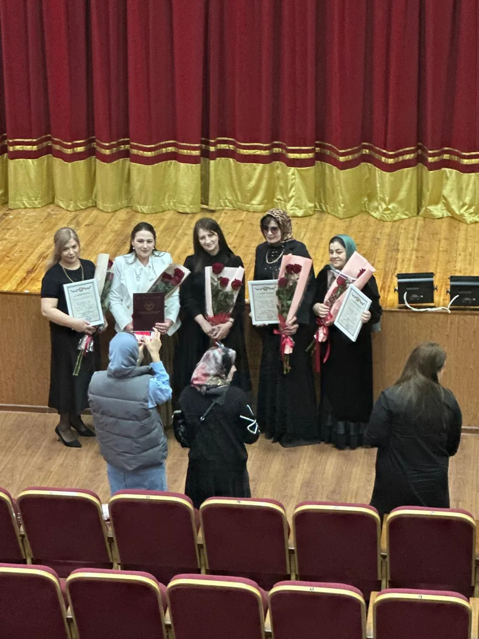 🎭 25 марта в ЦТКНР села Эндирей состоялся праздничный концерт, посвящённый Дню работника культуры! 