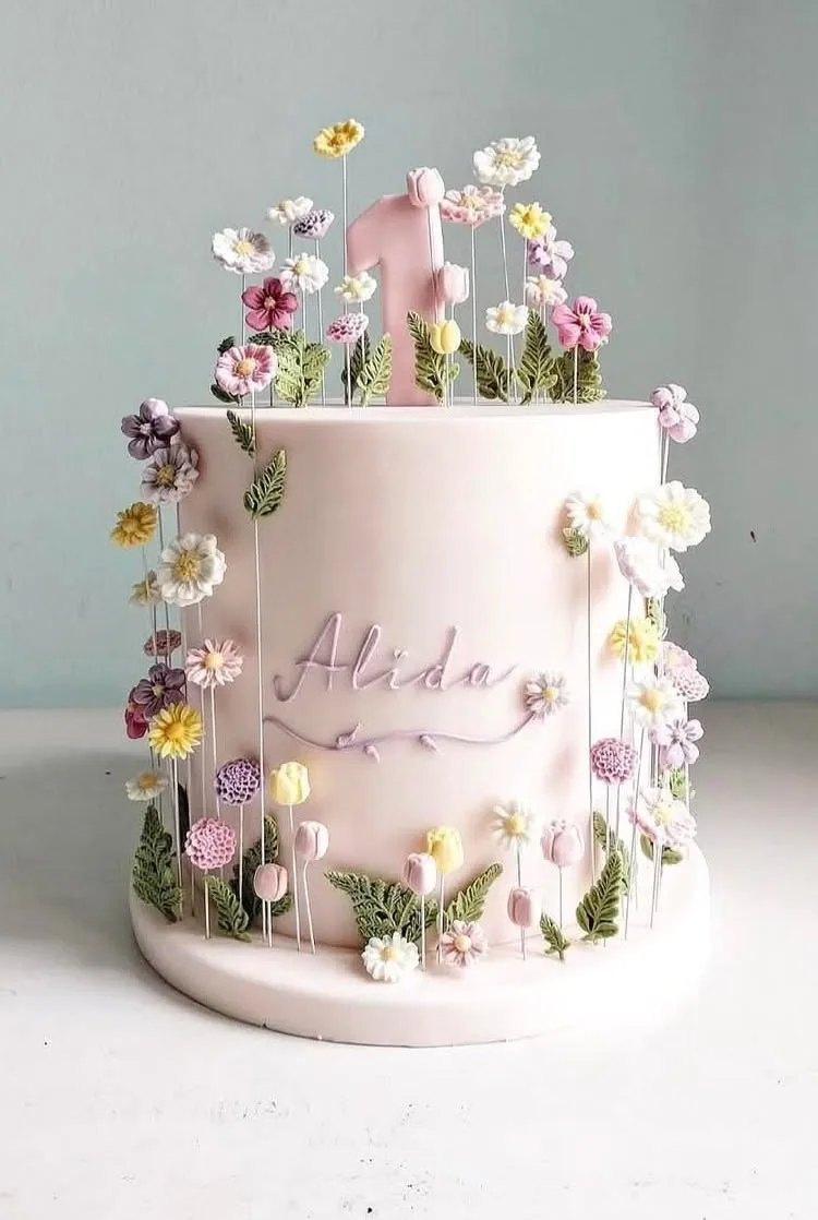 Прекрасные цветочные торты для деток 🌸