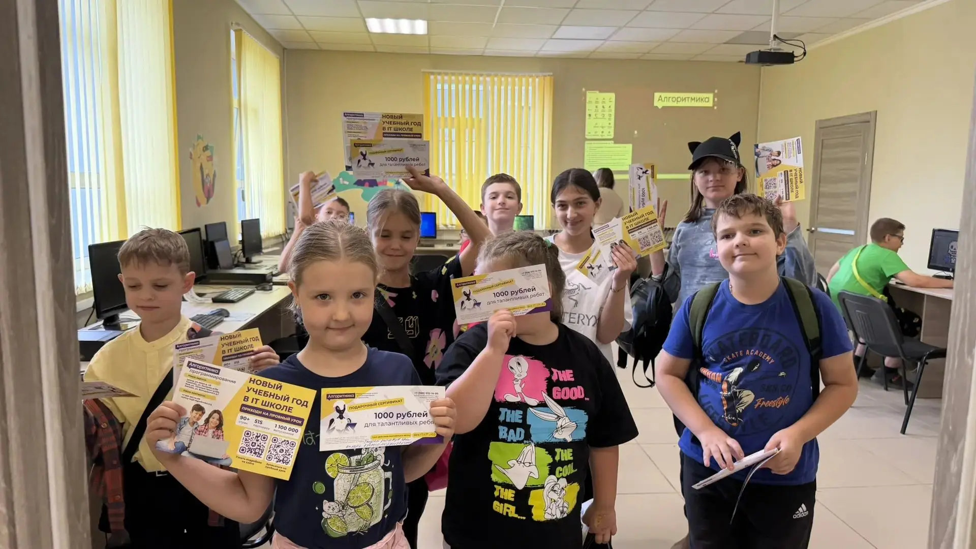 ✉️ Почтовый понедельник

Сегодня, 13 июля, в нашем школьном лагере был День почты 📬☀️

С утра мы пр