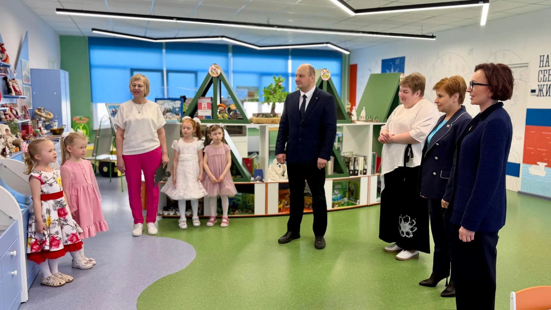 Сегодня рабочий день проходит в Оленегорске