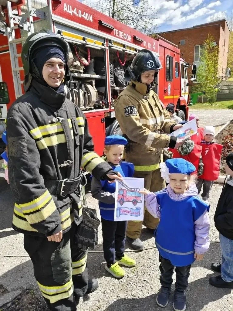 🚒 В преддверии Дня пожарной охраны России команда ЮПИД «Стоп» детского сада №31 совместно с руководи